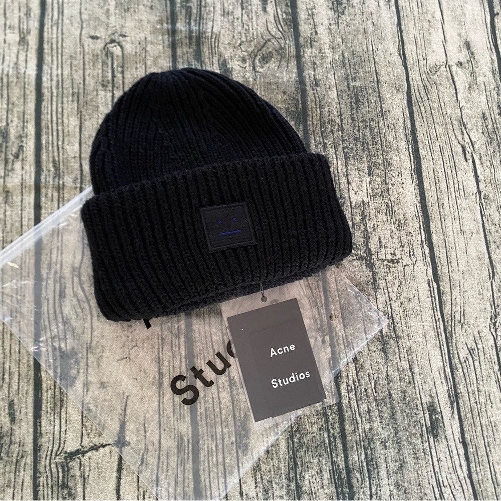 Acne Studios Unisex Wool Hat with Emblem Face Patch Black